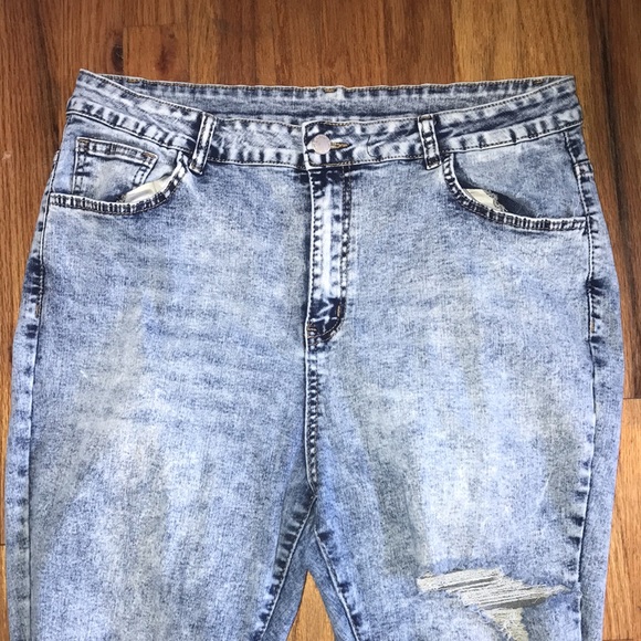 Shein Curve Stone Wash Distressed Jeans - Picture 2 of 7